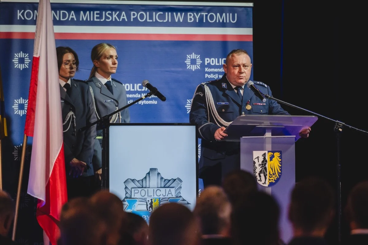 Bytomscy policjanci świętowali. Były awanse i odznaczenia / fot. UM Bytom