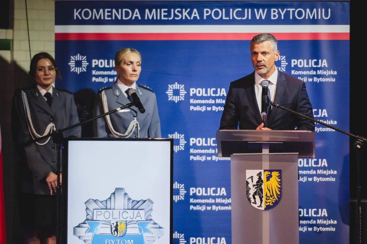 Bytomscy policjanci świętowali. Były awanse i odznaczenia / fot. UM Bytom