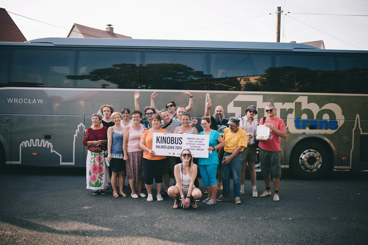 Ruszyła sprzedaż biletów na Kinobus / Śląskie 2026. Filmowa podróż śladami kin, ludzi i niezwykłych opowieści