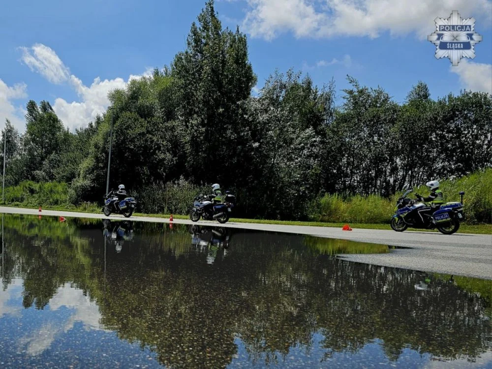 Motocykle służbowe w ruch. Specjalne szkolenie policjantów śląskiej drogówki (2)