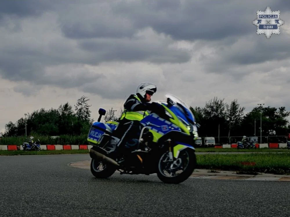 Motocykle służbowe w ruch. Specjalne szkolenie policjantów śląskiej drogówki (3)