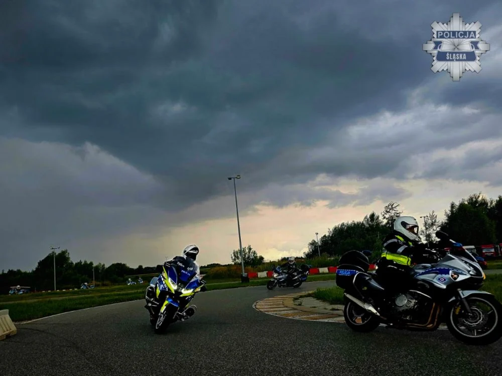 Motocykle służbowe w ruch. Specjalne szkolenie policjantów śląskiej drogówki (5)