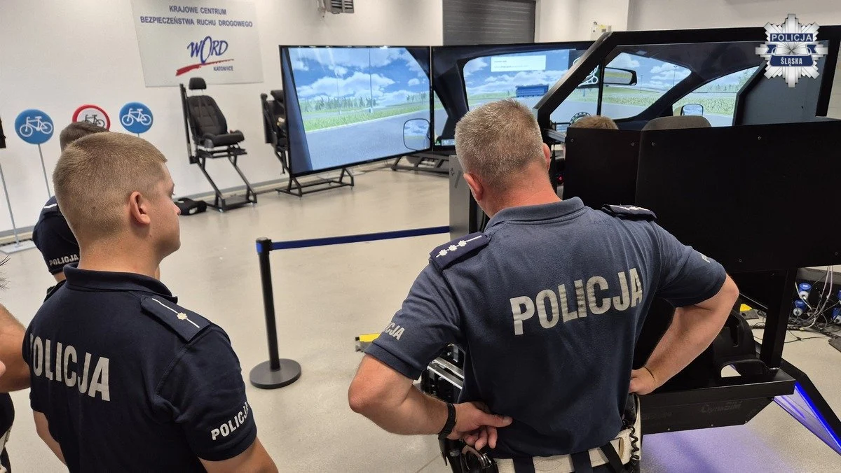 Nowe szkolenia dla śląskiej drogówki. Policjanci trenują reakcje za kierownicą (2)