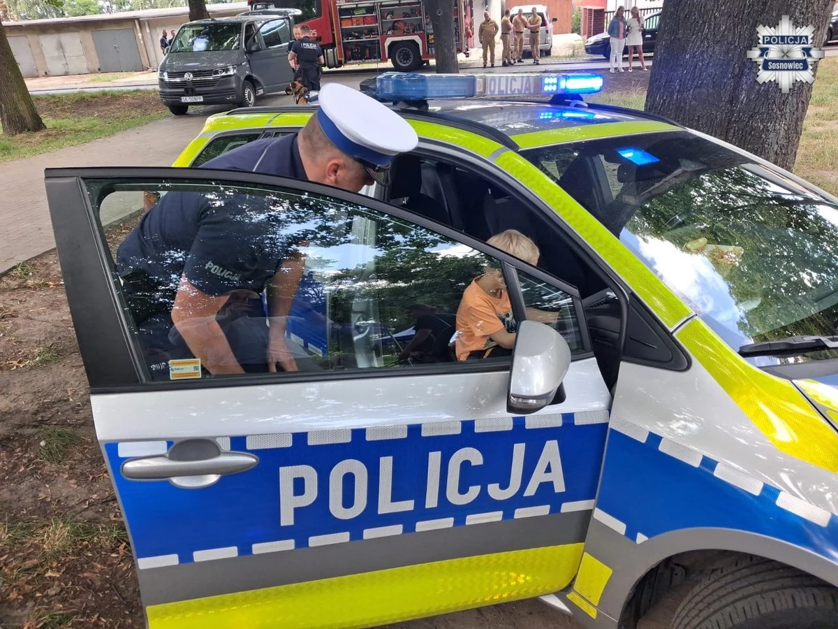 Radiowóz, konkursy i psy służbowe. „Mopsikobus” odwiedził Milowice (4)