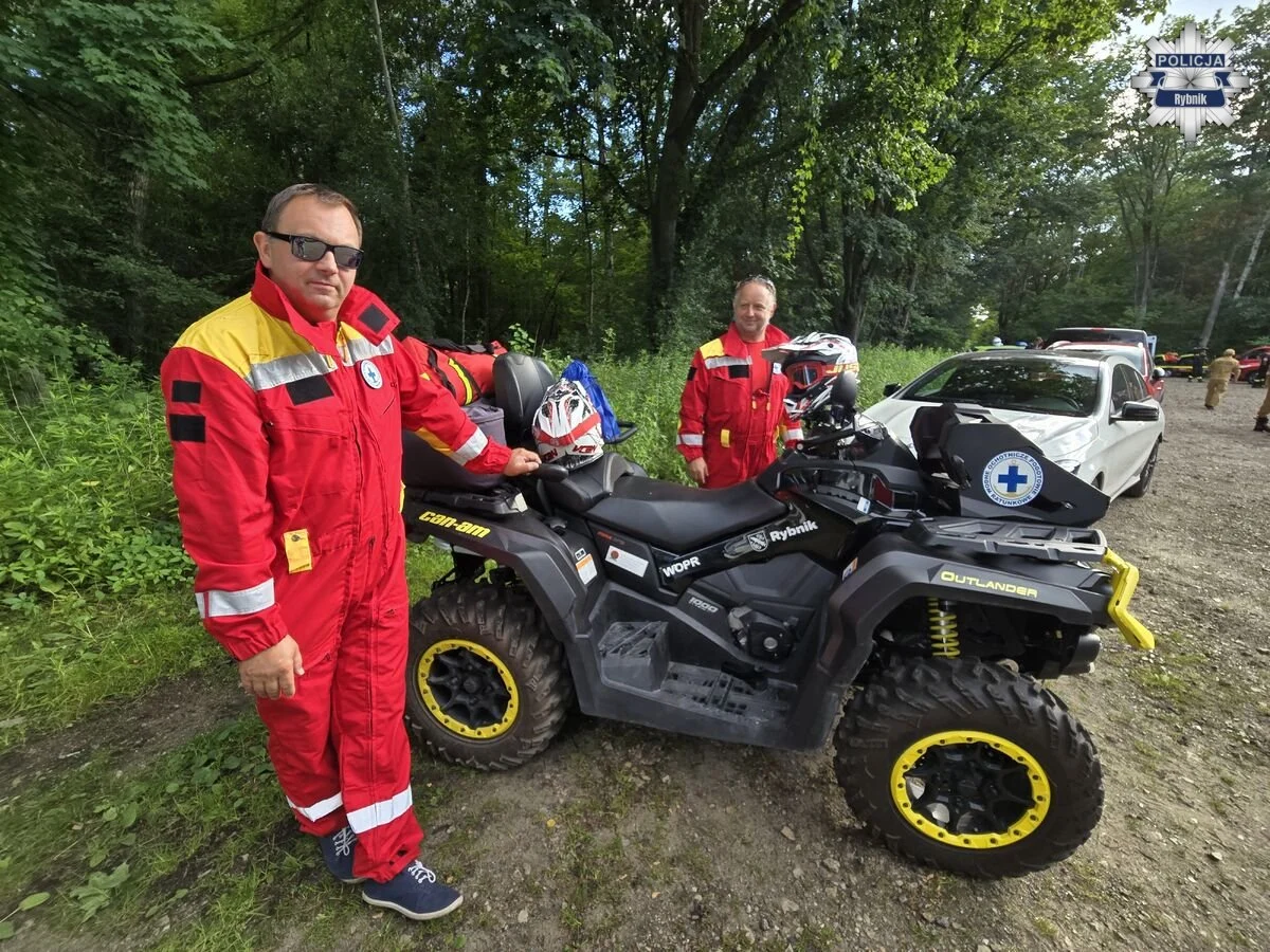 Rybnickie służby sprawdzały gotowość. Ćwiczenia odbyły się w trudnym terenie leśnym /fot. KMP Rybnik