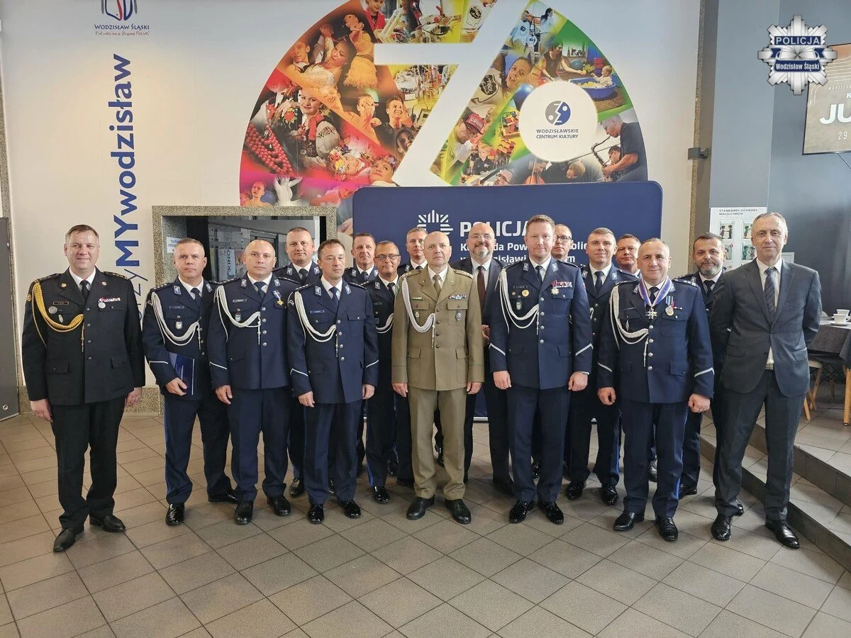 Święto Policji w Wodzisławiu Śląskim. Awanse dla 74 funkcjonariuszy /fot. KPP Wodzisław Śląski