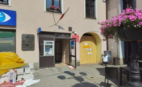 Utrudnienia w centrum Mikołowa. Zamknięto parking i przejście przy MDK