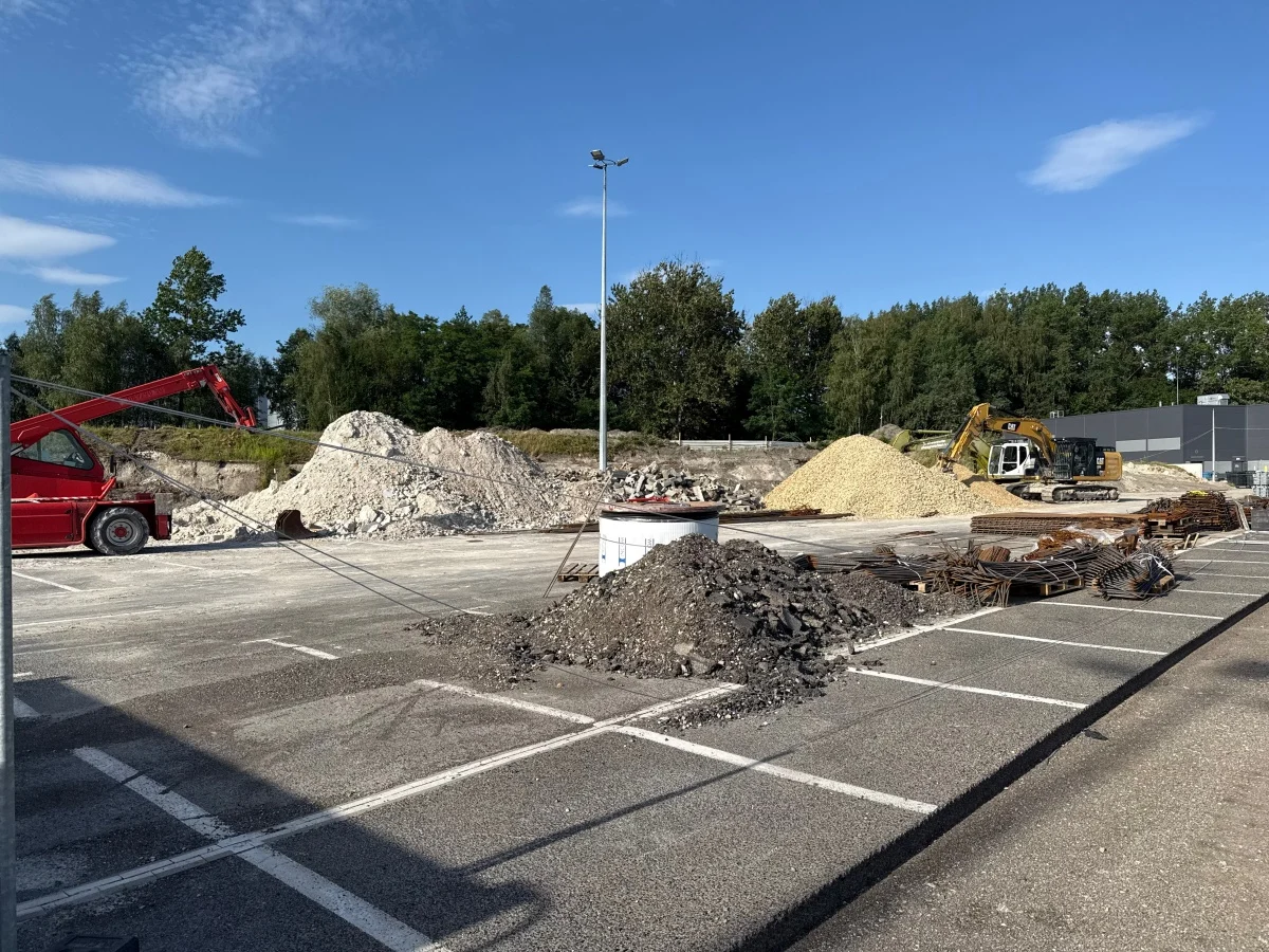 Nowy park handlowy przy Castoramie w Rudzie Śląskiej. Na placu budowy widać już postępy