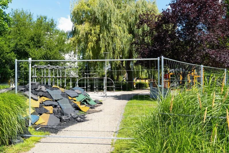 Plac zabaw w Rybniku zamknięty do połowy września. Trwa remont za 406 tys. zł