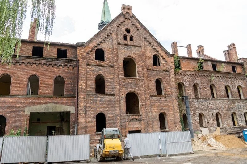 Ruszył remont dawnego szpitala Juliusz w Rybniku. Prace pochłoną 27 mln zł