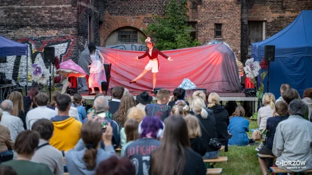 Balet pod gołym niebem w Chorzowie. Skwer przy Pudlerskiej zamienił się w scenę