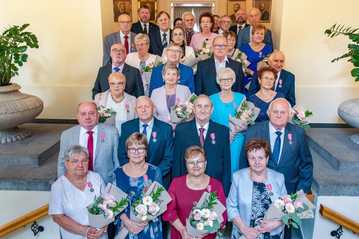 17 par małżeńskich świętowało jubileusze w Pałacu Dietrichsteinów