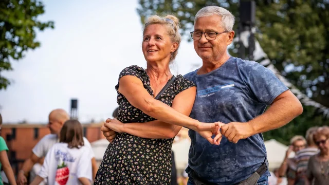 Latynoskie rytmy opanowały centrum Zabrza. Plac Teatralny zamienił się w parkiet