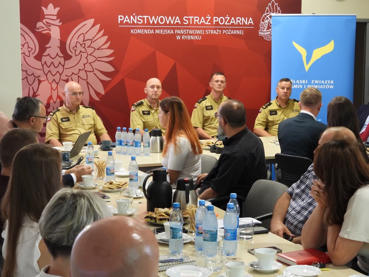 Strażacy i samorządowcy subregionu zachodniego spotkali się w Rybniku ws. ochrony ludności