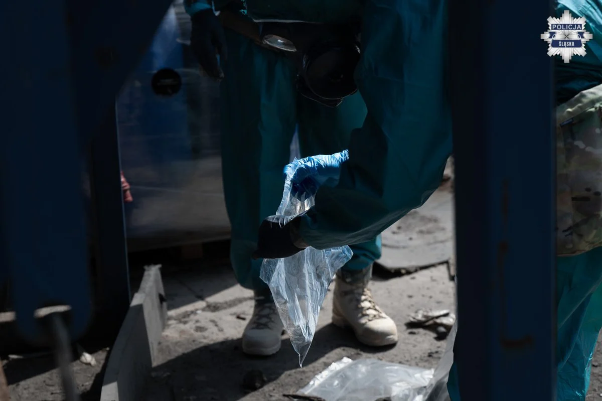 Nielegalne składowanie odpadów. 31 przeszukań i mienie warte miliony /fot. Śląska Policja