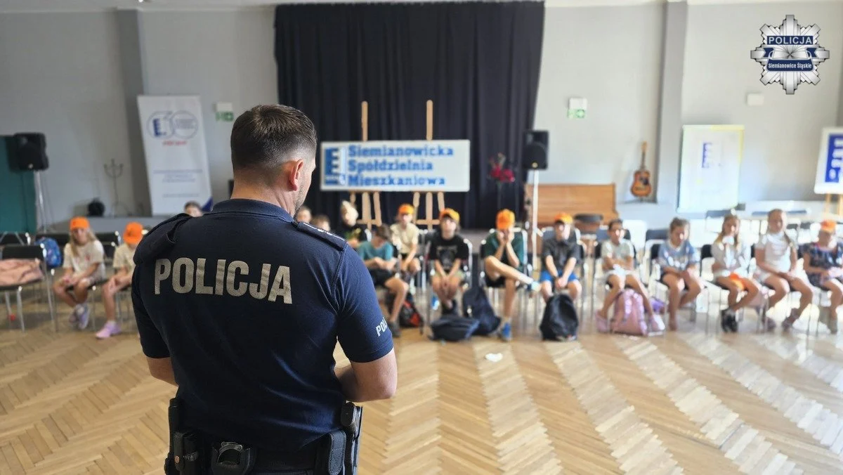Służby spotkały się z dziećmi w MDK Chemik. Uczyli zasad bezpieczeństwa