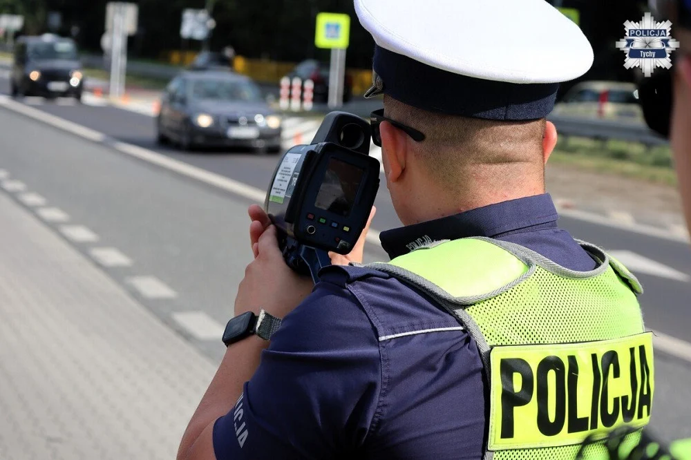 19-latek pędził BMW 215 km/h w Tychach. Stracił prawo jazdy