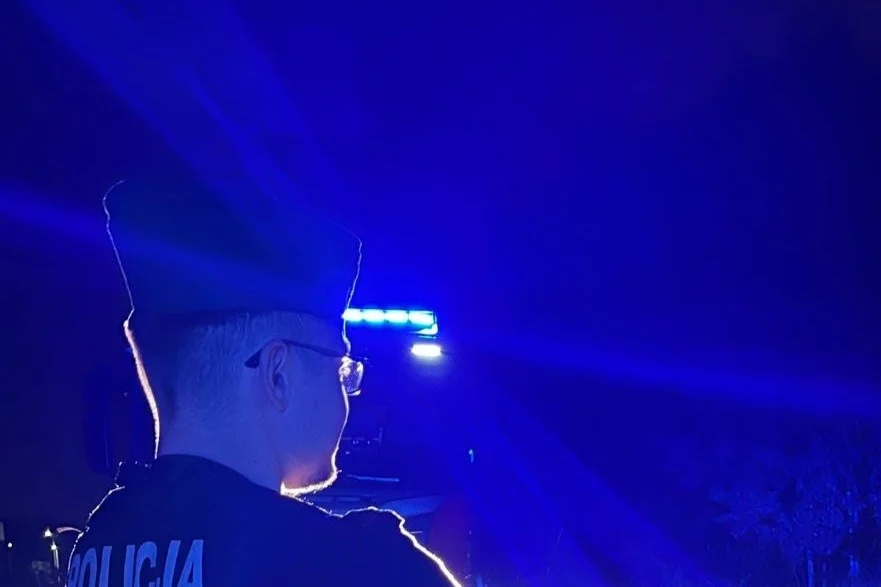 Nocny pościg na ulicach Żor. 19-latek uciekał przed policją na crosie