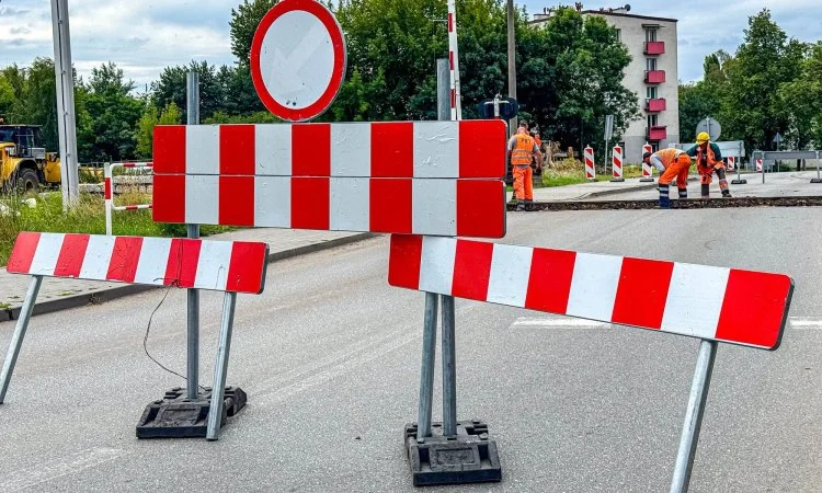 20 sierpnia zamknięcie drugiego przejazdu kolejowego między ul. Naftową i Dęblińską