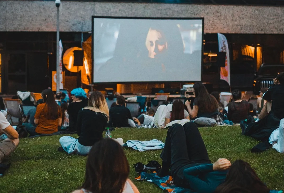 Darmowe kino pod chmurką w Katowicach. Znamy sierpniowy repertuar