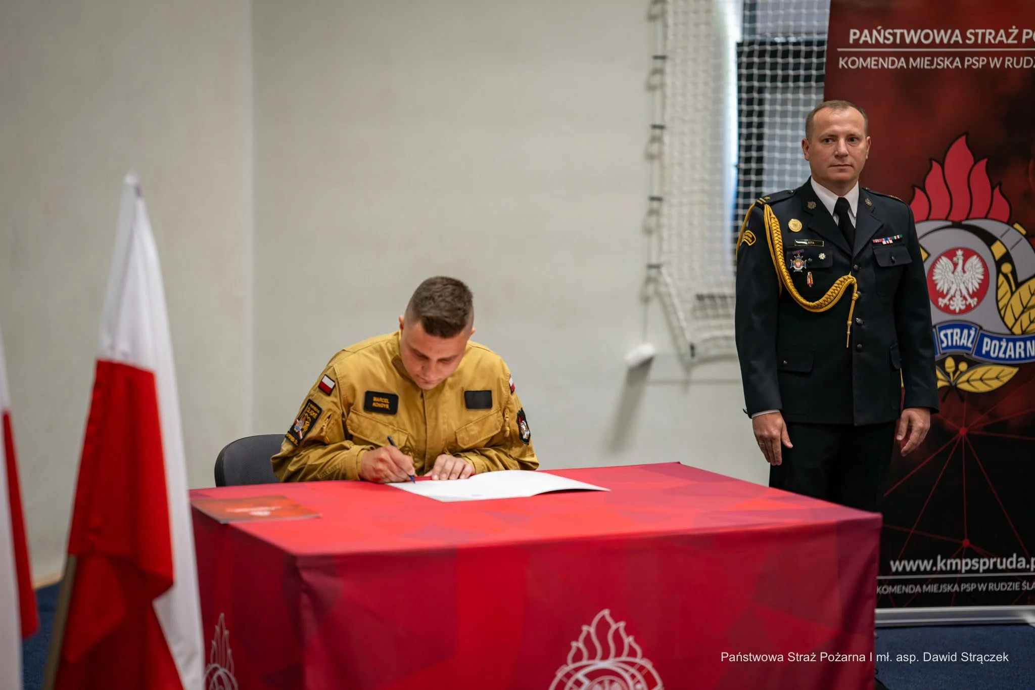 Ślubowanie nowych strażaków i wyróżnienia w rudzkiej Państwowej Straży Pożarnej / fot. mł. asp. mgr Dawid Strączek (KM PSP Ruda Śląska)