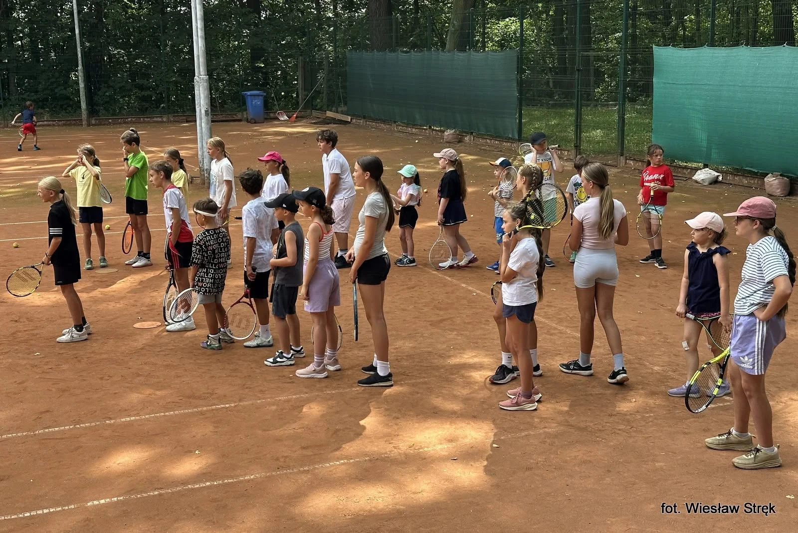 Wakacyjna szkółka tenisa na Pszczelniku w Siemianowicach Śląskich ruszyła 10 sierpnia / fot. MOSiR