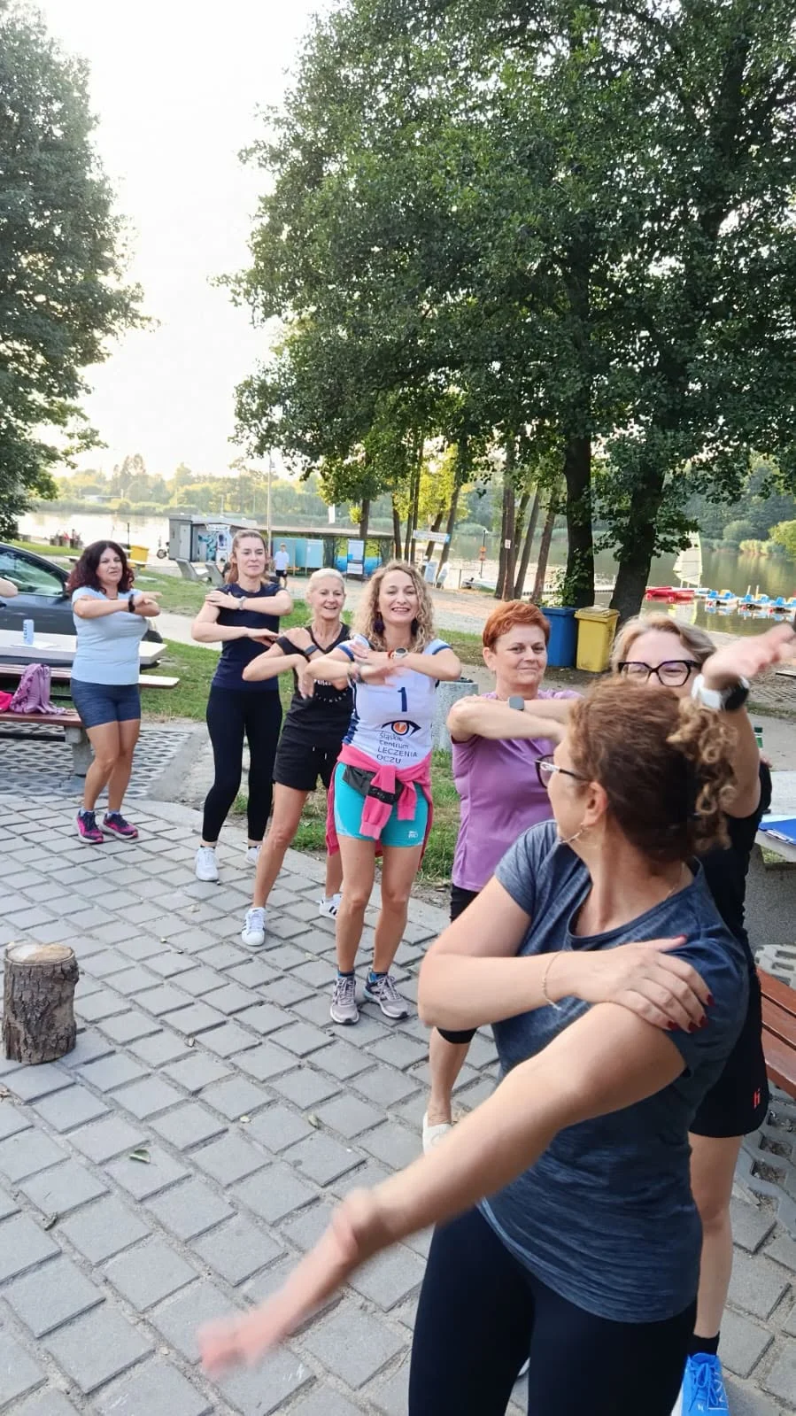Nordic Walking w Żorach. 17 uczestników pokonało około 30 kilometrów / fot. MOSiR Żory