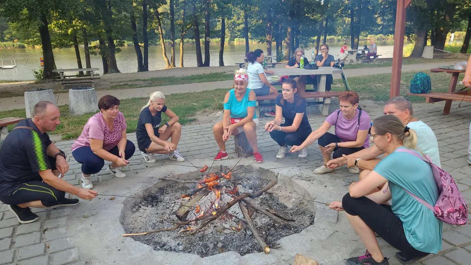 Nordic Walking w Żorach. 17 uczestników pokonało około 30 kilometrów / fot. MOSiR Żory