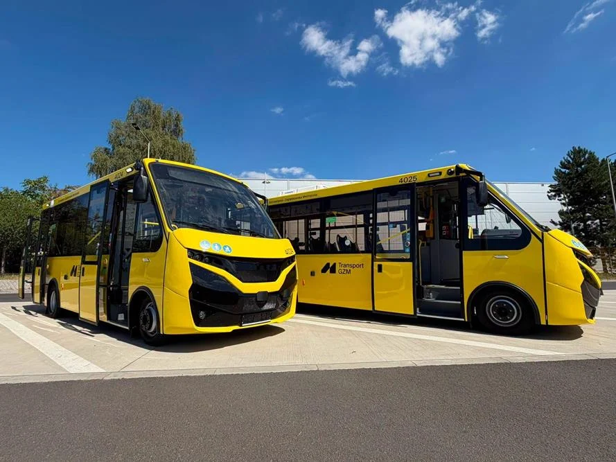 Nowe autobusy MINI już w Tychach. Osiem pojazdów dotarło do zajezdni PKM