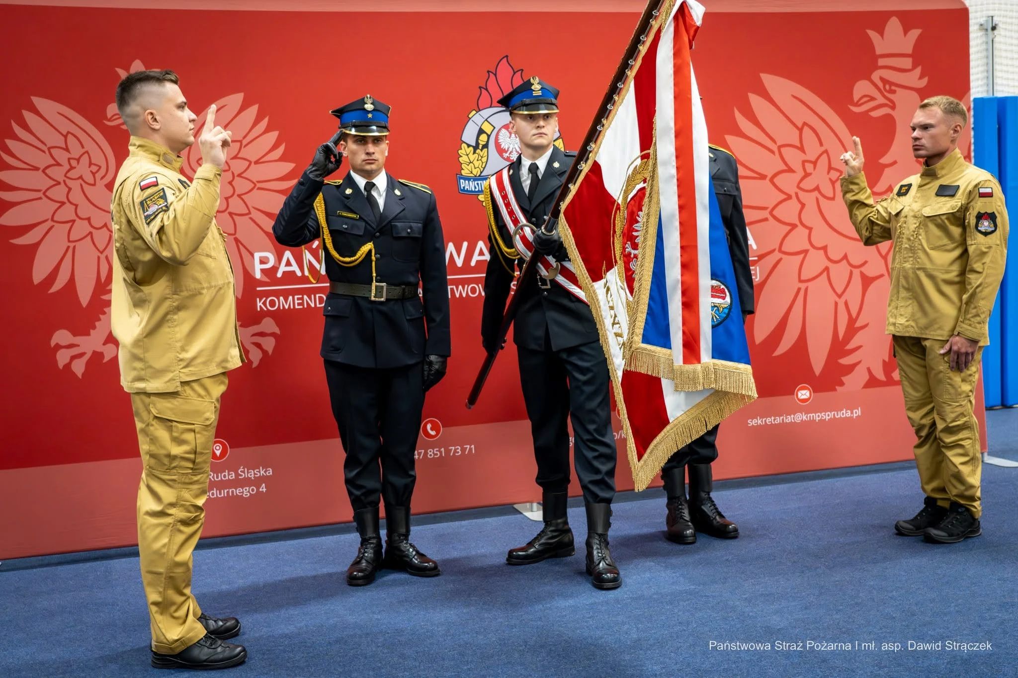 Ślubowanie nowych strażaków i wyróżnienia w rudzkiej Państwowej Straży Pożarnej / fot. mł. asp. mgr Dawid Strączek (KM PSP Ruda Śląska)