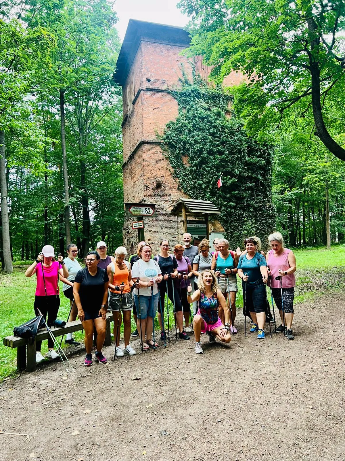 Nordic Walking w Żorach. 17 uczestników pokonało około 30 kilometrów / fot. MOSiR Żory