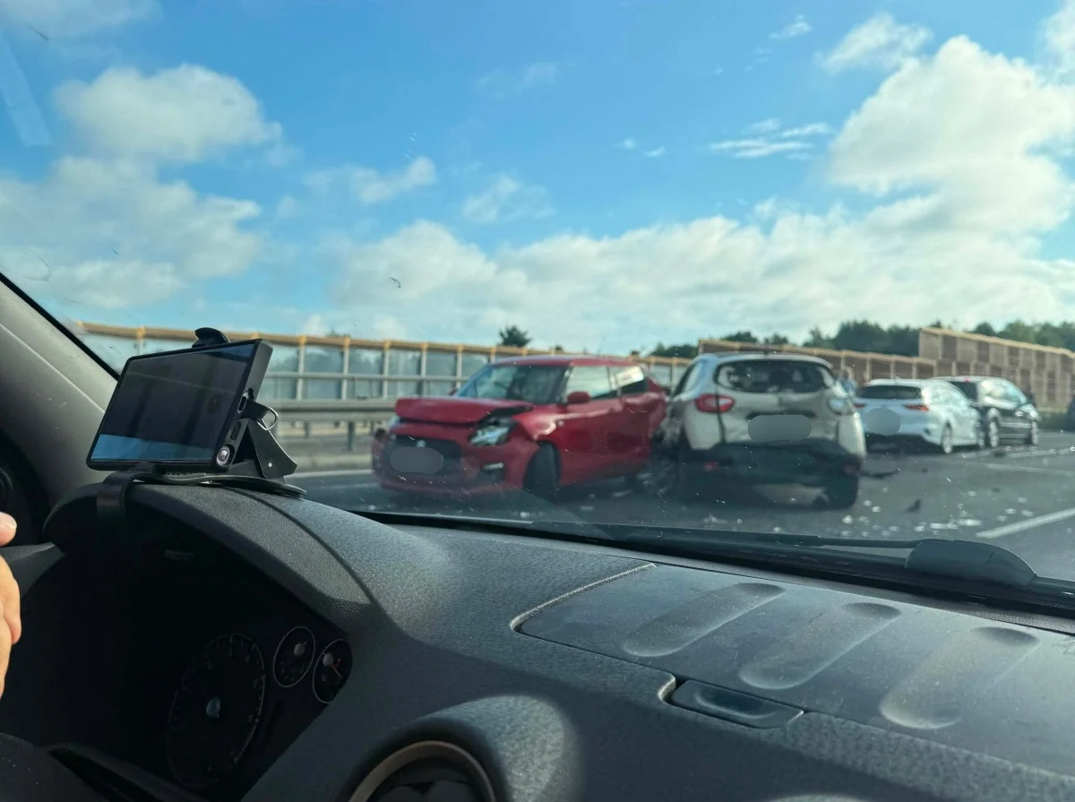 Zderzenie sześciu samochodów na A4 w Rudzie Śląskiej. Dwa pasy zablokowane