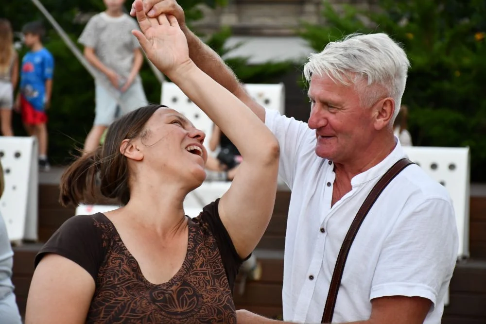 Chorzowski rynek w rytmie lat 90! Za nami kolejna miejska potańcówka!