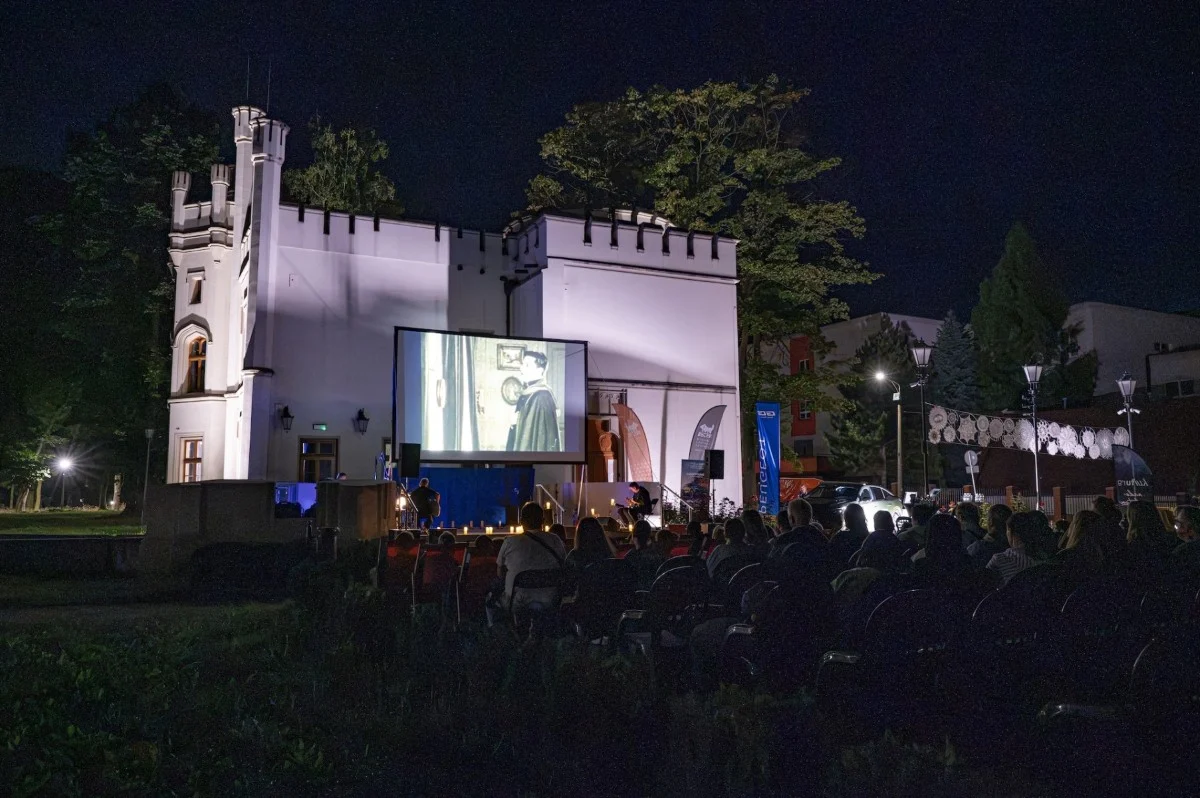 Hitchcock pod chmurką w Bytomiu. „Lokator” z muzyką na żywo
