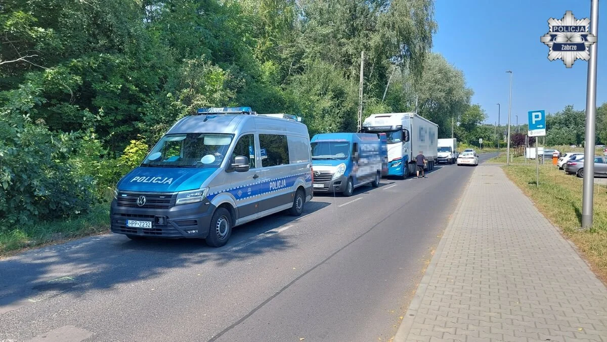 Nietypowa akcja w Zabrzu. Turecki kierowca ciężarówki nie mógł wydostać się spod wiaduktów (4)