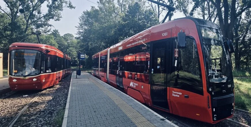Nowe tramwaje wyjechały na ulice Zabrza. Obsługują popularną linię nr 3 (1)