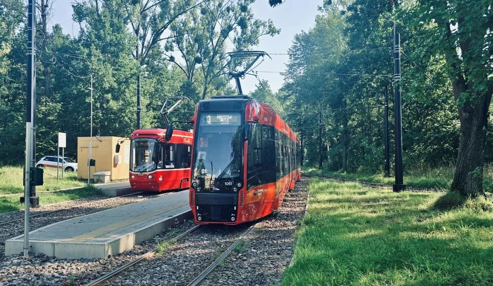 Nowe tramwaje wyjechały na ulice Zabrza. Obsługują popularną linię nr 3