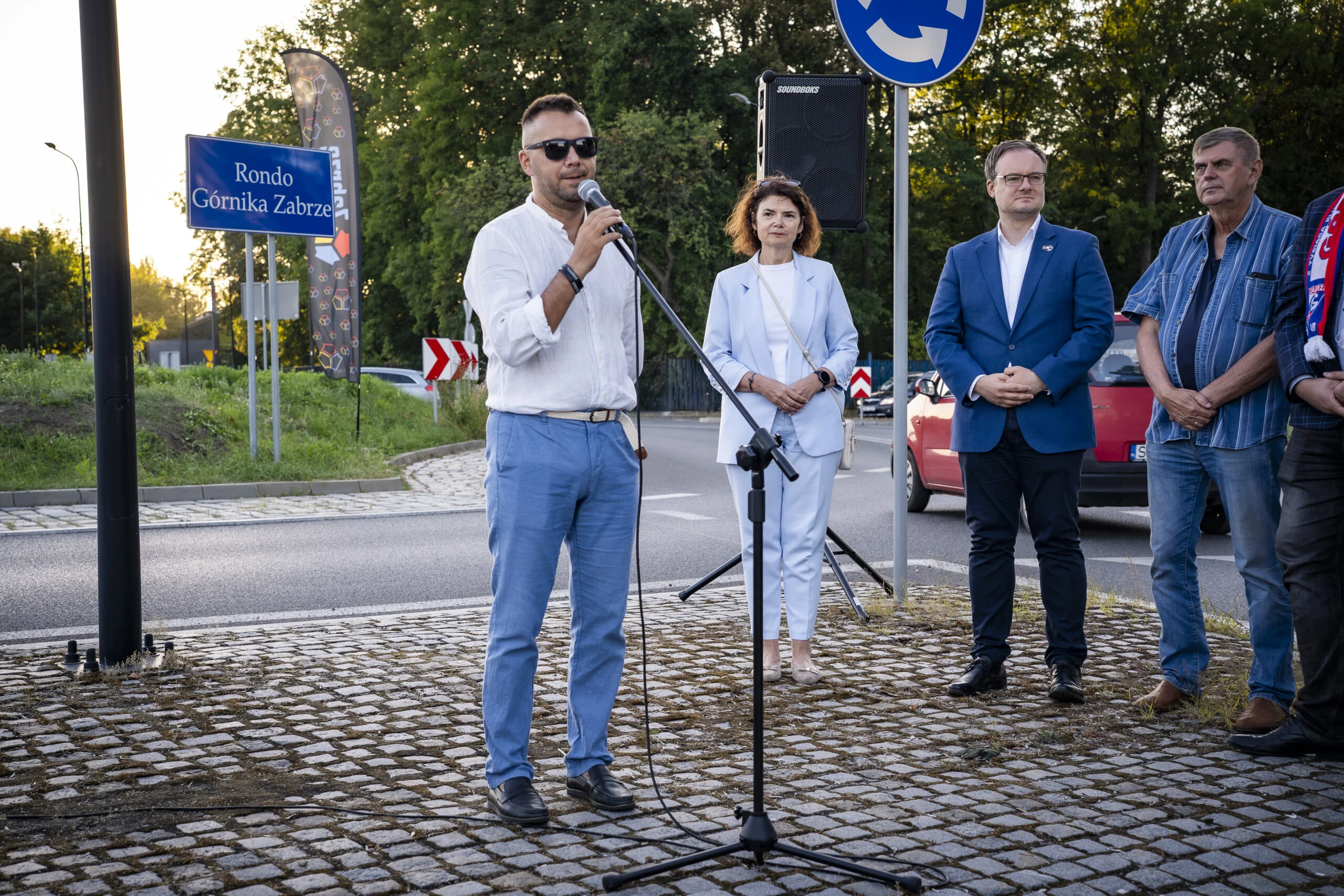 Górnik Zabrze ma swoje rondo przy stadionie. Na tablice czekano od 2024 roku / fot. UM Zabrze