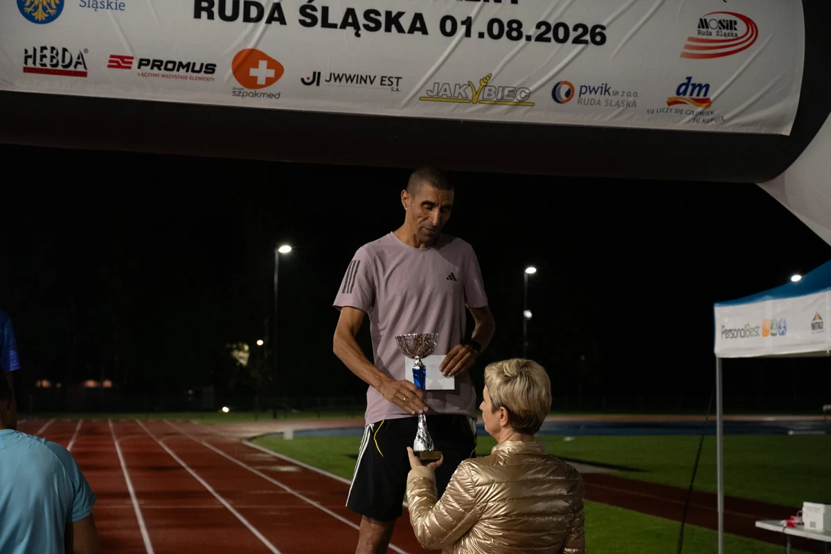 Burza nie zatrzymała biegaczy. Rudzki Półmaraton Industrialny za nami / fot. Marek Faber