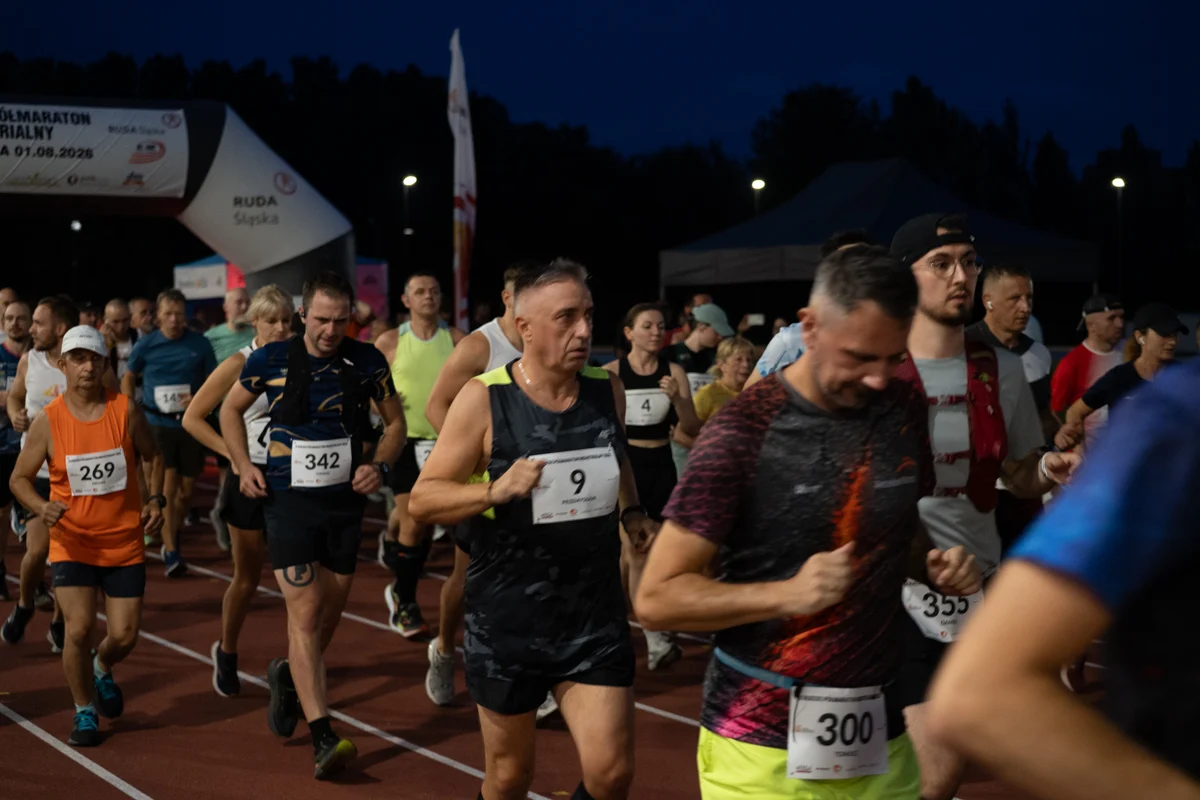 Burza nie zatrzymała biegaczy. Rudzki Półmaraton Industrialny za nami / fot. Marek Faber