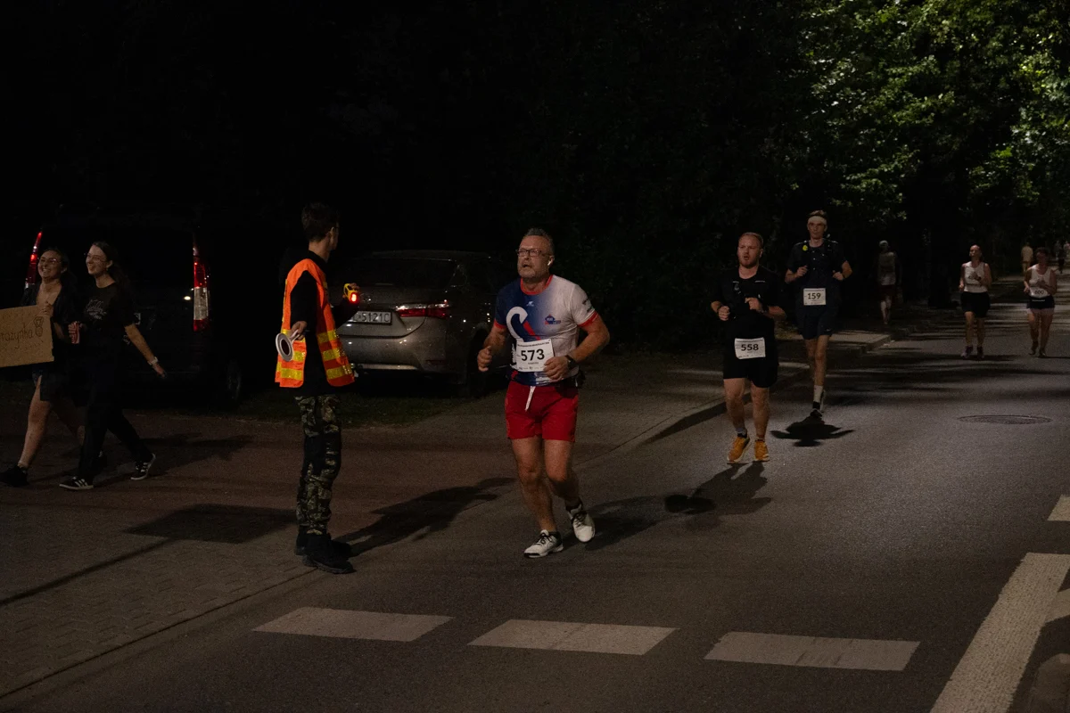 Burza nie zatrzymała biegaczy. Rudzki Półmaraton Industrialny za nami / fot. Marek Faber