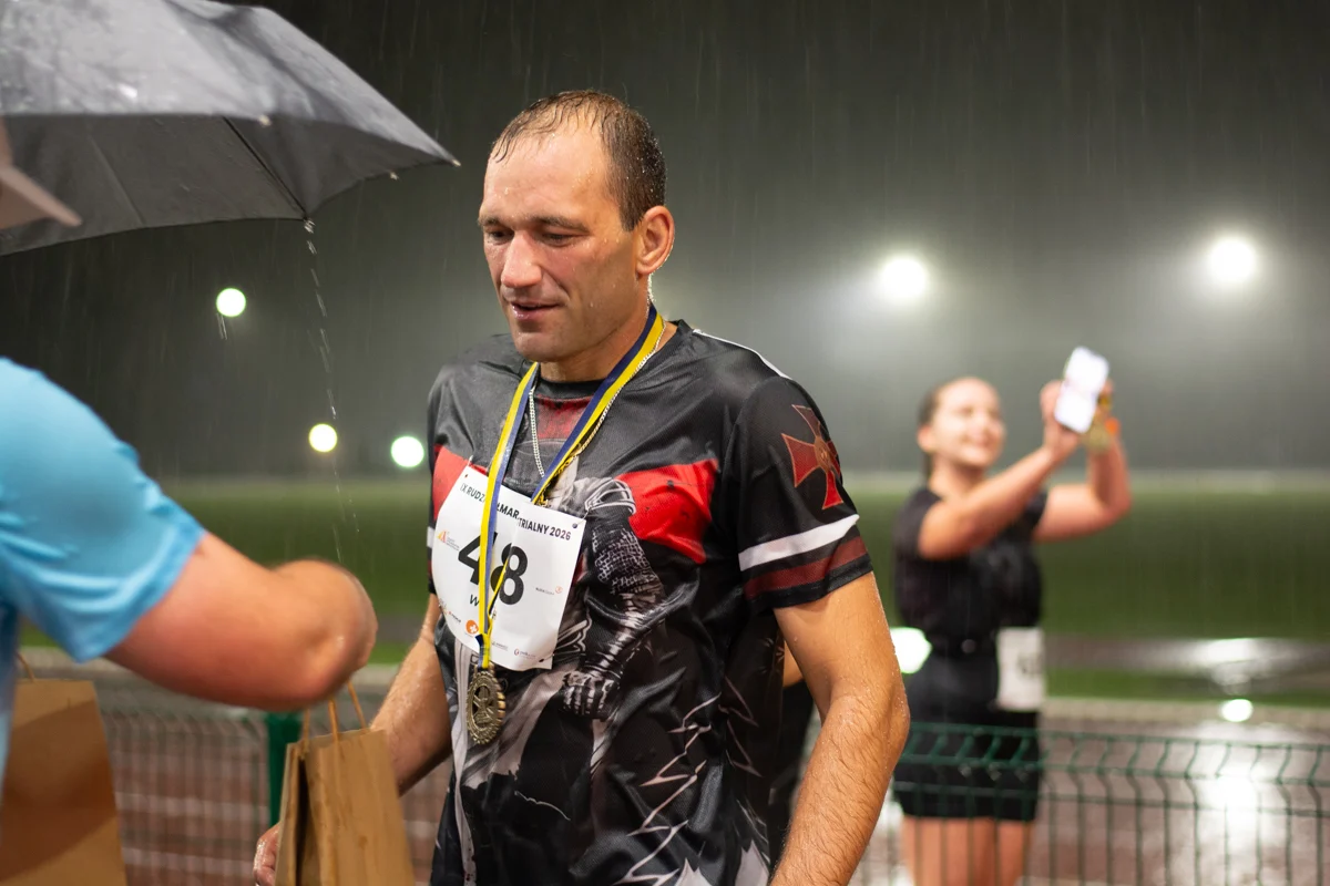 Burza nie zatrzymała biegaczy. Rudzki Półmaraton Industrialny za nami / fot. Marek Faber