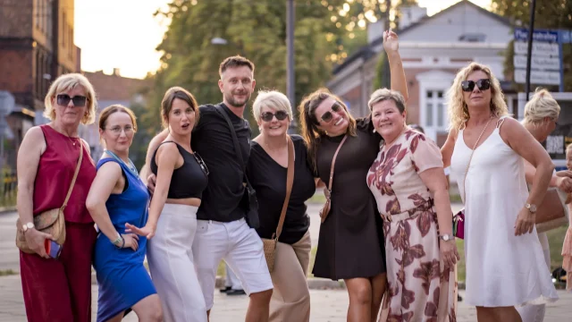 Kolejna potańcówka za nami. DJ Witek Śmieszek rozkręcił Plac Teatralny