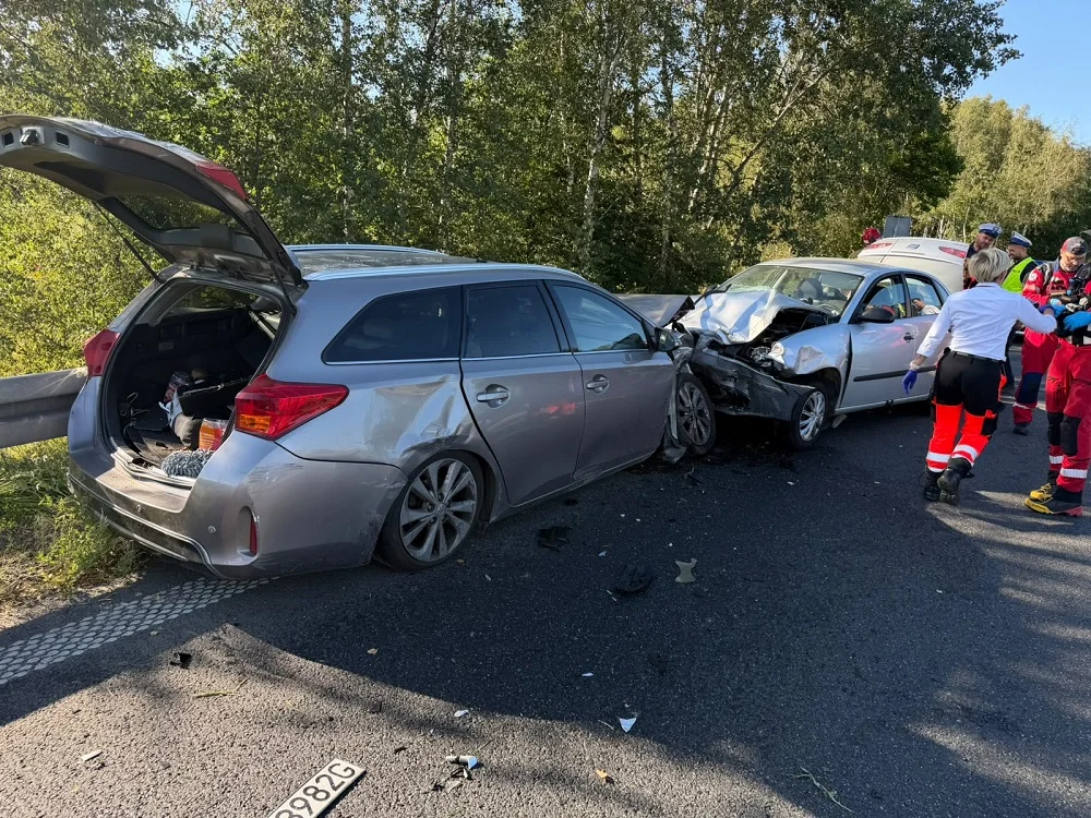 Karambol na S1 w Mysłowicach. Cztery osoby trafiły do szpitali