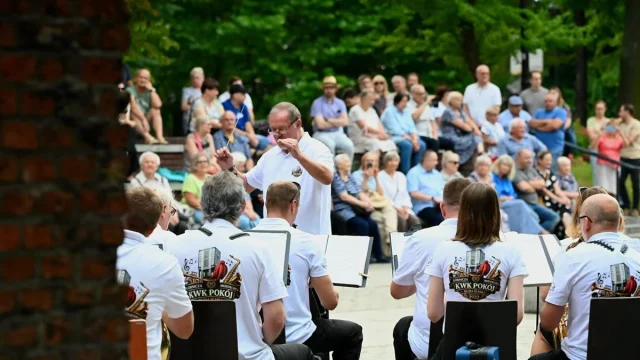 Orzegów rozbrzmiał muzyką. Orkiestra Dęta KWK Pokój zagrała dla mieszkańców