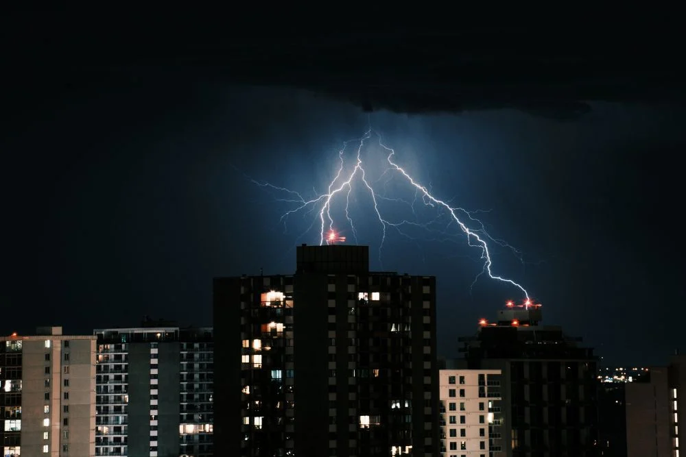 IMGW ostrzega mieszkańców Śląska. Nadciągają ulewy, grad i bardzo silny wiatr